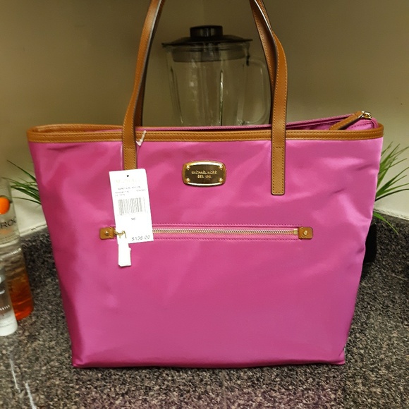 Michael Kors Handbags - Michael Kors Montaux Nylon Tote